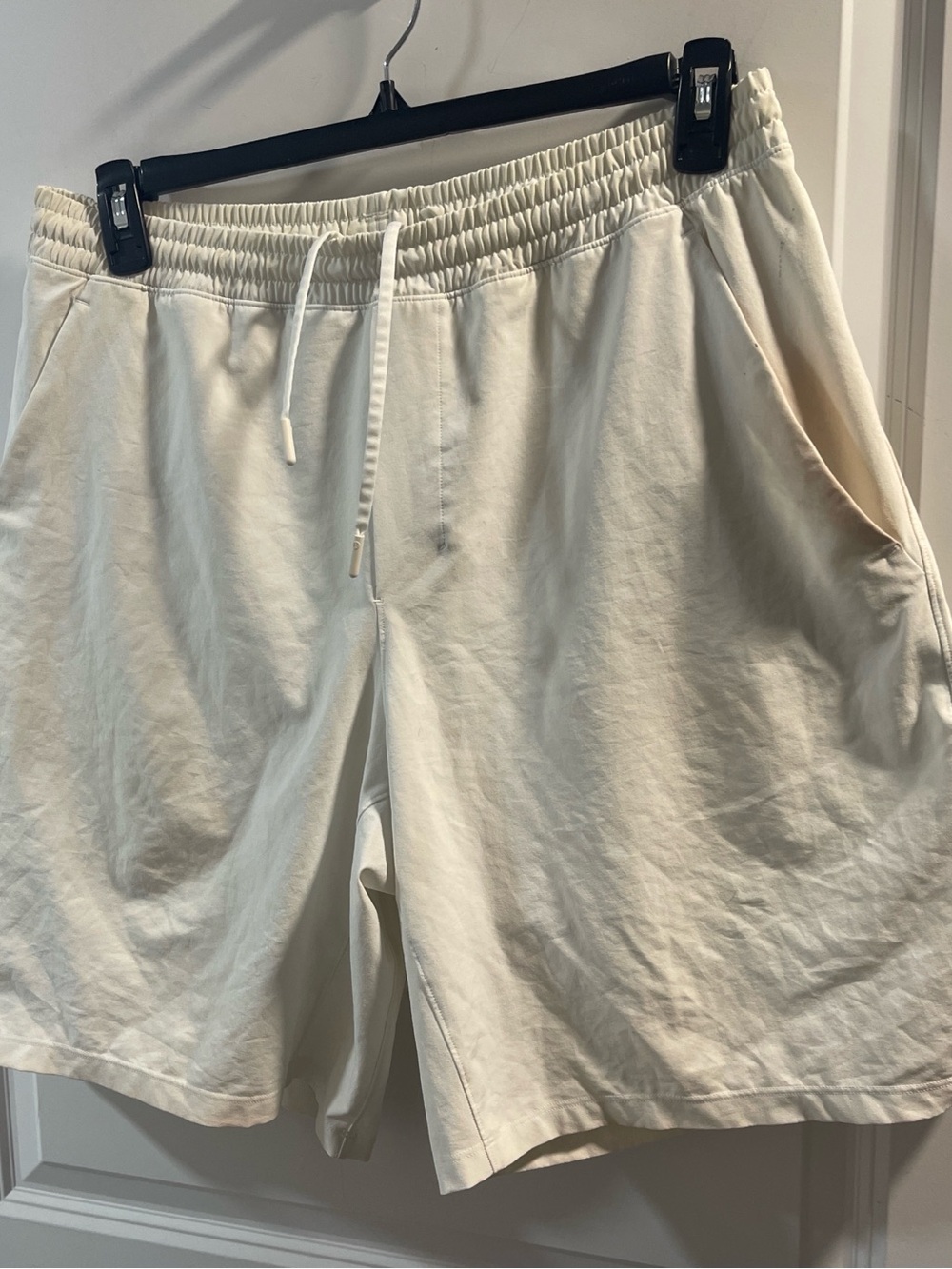 lululemon Flawed Pace Breaker athletica Men's Cream Drawstring Athletic Shorts